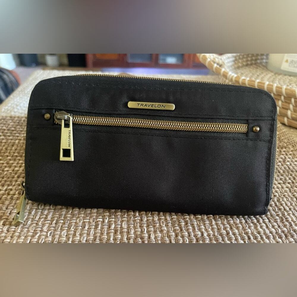 Travelon Black wallet with Gold